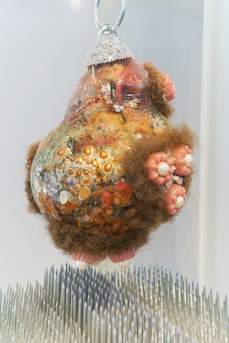 Doreen_Garner-10_Pearl_Necklace_with_Meat_Sack_2015_Glass