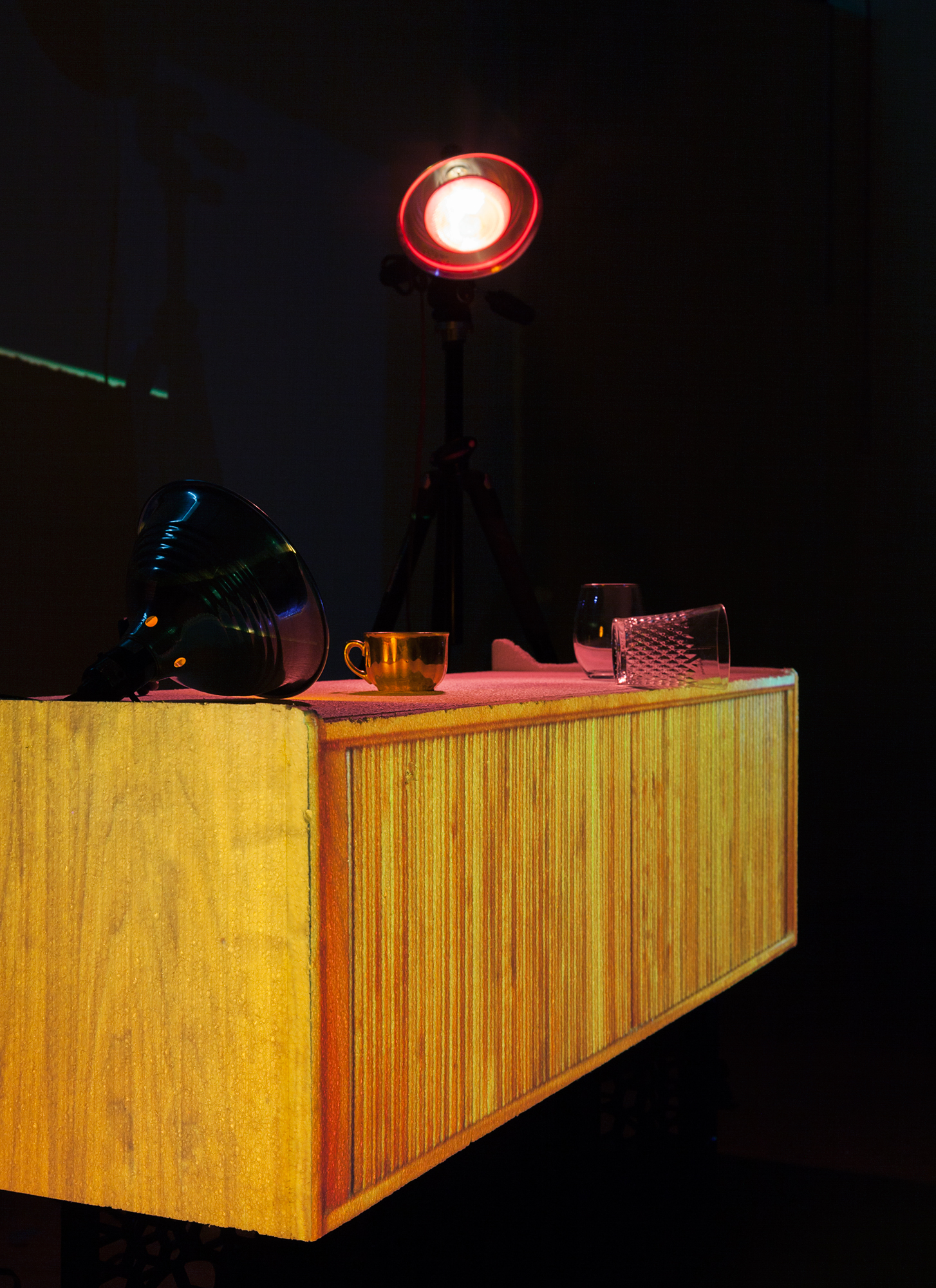 Kyle_Williams-02_UNTITLED_CONSOLE_2015_PROJECTION_ON_STYROFOAM_WITH_OBJECTS_VIEW_2_